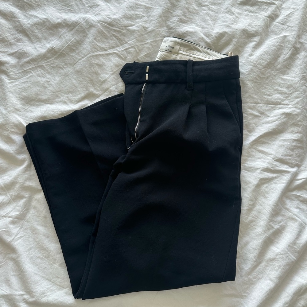 Aritzia Effortless Pant Crop